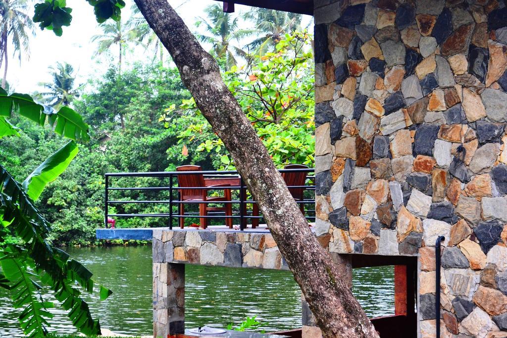 River View Banquet & Resort ワドゥワ エクステリア 写真